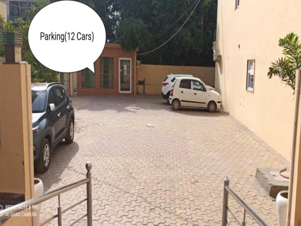 Oyo 74401 Aster Garden Suites Gurgaon Exterior foto