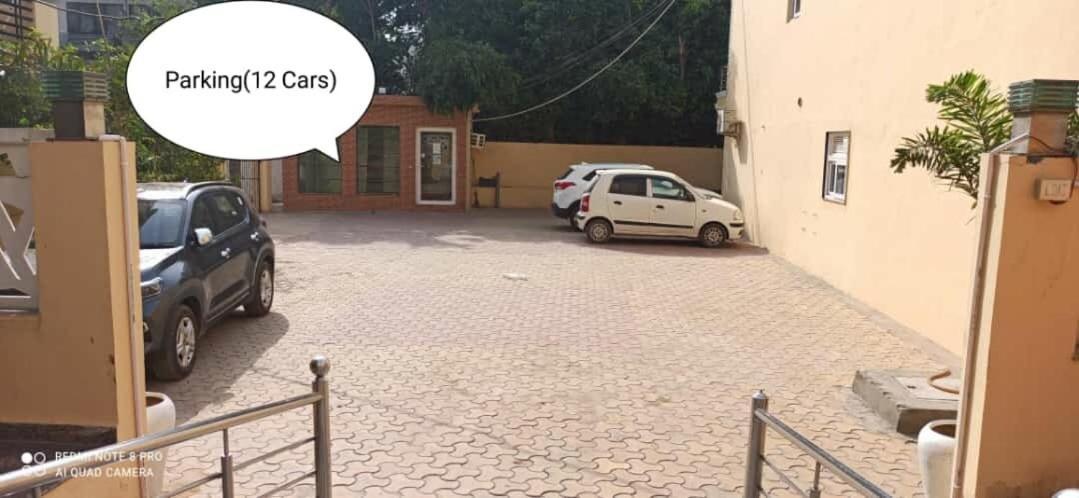 Oyo 74401 Aster Garden Suites Gurgaon Exterior foto